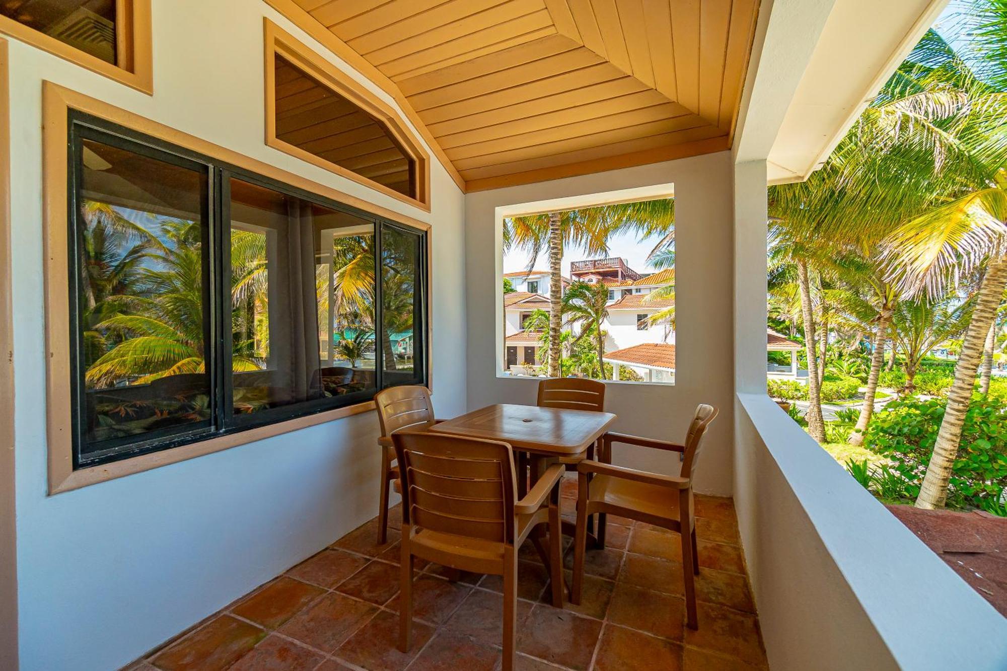 Tradewinds Paradise Villas San Pedro  Exterior photo